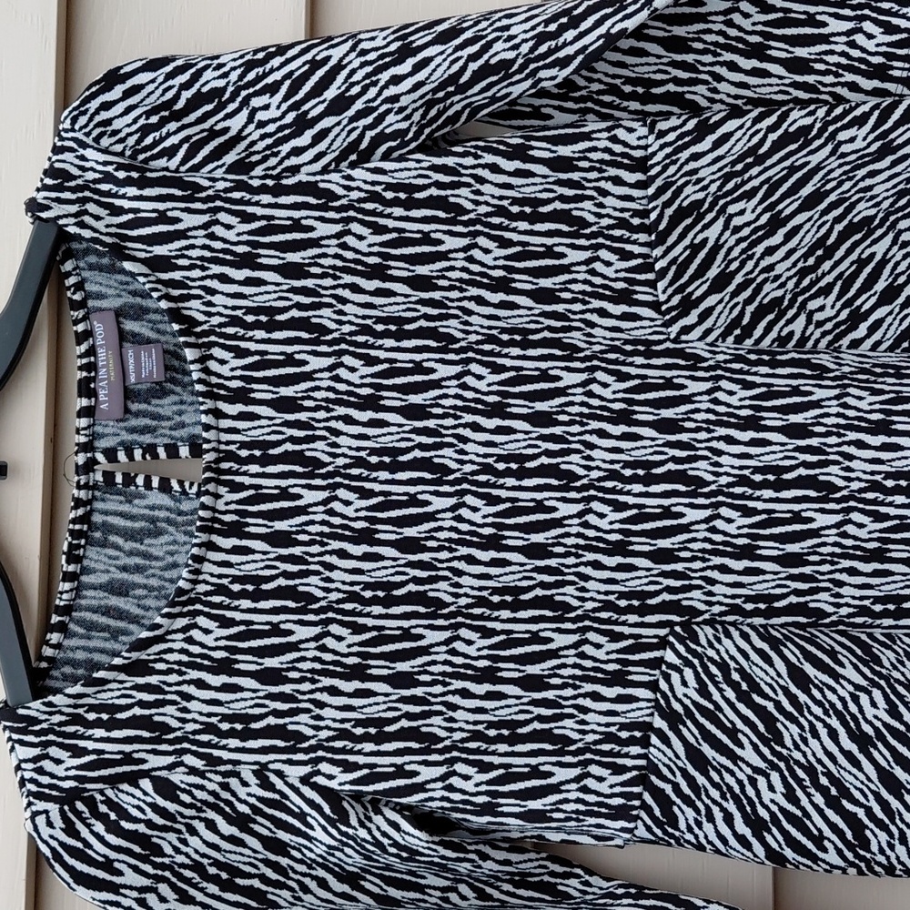 A PEA IN THE POD Black and White 3/4 Sleeve Maternity Top - XS